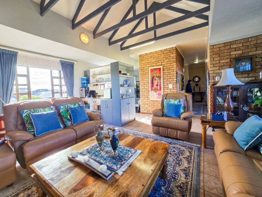 5 Bedroom Property for Sale in Stilbaai Wes Western Cape